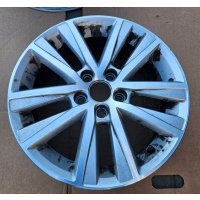 Колесо алюминиевая volkswagen oe 6r0601025be 5.0 