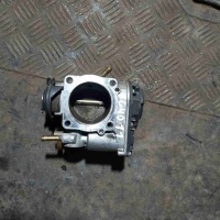 Заслонка дроссельная Volkswagen Golf 4(1997-2004) 2000 06a133064j