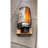 Mitsubishi l200 87 - 95 левый поворотник оригинал