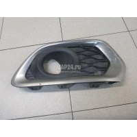 Решетка в бампер правая Renault Sandero 2014 263318726R