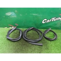 Уплотнители капота Mercedes-Benz ML W164 2008 A1648890198