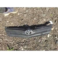 Решетка радиатора Toyota Corolla VERSO 1 2003