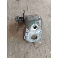 Петля двери Skoda Roomster 2008
