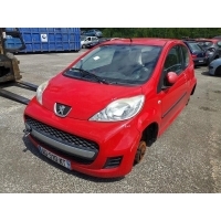 Peugeot 107 капот