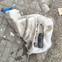 Audi OE 8D0955453B zbiornik płynu do spryskiwaczy