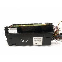 Блок предохранителей Land Rover Discovery L319 CH2214290MB