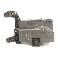 Крепление аккумулятора Audi Q3 8UB 8U0915333