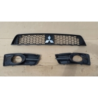 Решетка радиатора передняя mitsubishi кольт vi z30 08 - 12 7450a457