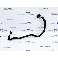 Патрубок радиатора Tesla Model 3 2022 1077585-00