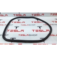 Уплотнитель Tesla Model S 2016 1079982-00-A,1521808-00-A