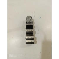Бардачок Genesis GV70 2021 93571AR000
