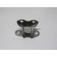 Петля двери передней левой нижняя Toyota Urban Cruiser (2009 - 2014) 687400D071