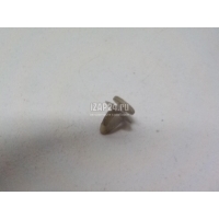 Крепеж (клоп) Mitsubishi Carisma (DA) (1995 - 1999) MB696120