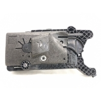 Крепление аккумулятора Volkswagen Tiguan AD1 5QF915321C, 5QF915325B
