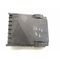 Крышка блока предохранителей Audi Q3 8UB 1K0937132F