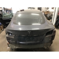 Крышка багажника (дверь 3-5) Tesla Model S 2016 1037000-00-F,1047907-00-B