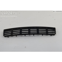 Решетка (заглушка) в бампер Перед. Audi A4 B5 (1994-2001) 1999 8D0807683AA