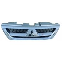 Mitsubishi pajero рестайлинг 03 - 06 решетка радиатора