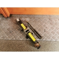 Audi OE 8K0011031G lewarek ucho klucz