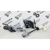 Замок капота Ford Focus 2 2010 4895286, 3M5116700BC, 1343577, 4450975, 4M5AA16B970BA, 5034072, 3M5AR3697AE, 5133986, AS7A220B08EA, 5127857, AS7A22053EA, 4505820, 3M5A22053JA, 5133987, 3M5A220B08JA