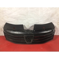 Решетка радиатора Dacia Sandero 1 RN07048GA