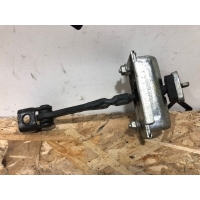Ограничитель двери Opel Corsa D 13242975