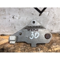 Кронштейн Mercedes-Benz C-Class w205 A2741421440
