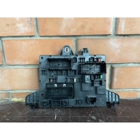 Блок предохранителей Opel Astra J 13343949