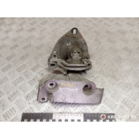 Кронштейн двигателя Renault Laguna 1998 7700423521,7700423007