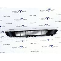 Заглушка (решетка) в бампер Tesla Model Y 2022 1493759-00