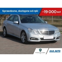 Мерседес е e 200 , автомат , кожа , навигация , климат