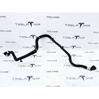 Патрубок радиатора Tesla Model Y 2022 1077595-00