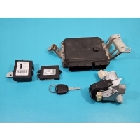Блок управления двигателя 89661 - 0d400 toyota yaris ii 1.3 vvti