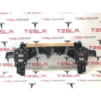Передняя панель крепления облицовки (телевизор) Tesla Model X рест. 2022 1608181-00-B,1610729-00-B,1610728-01-C
