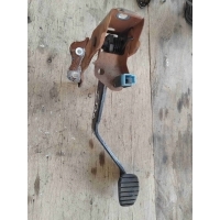 Педаль тормоза Nissan Sunny Y10 1993
