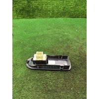Кнопка стеклоподъемника переднего правого Renault Duster 2017  809601386R