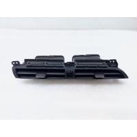 Дефлектор воздушный центральный Toyota Camry 70 2018 5566033280