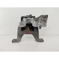 подушка двигателя Mercedes CLA C118 A2472402000