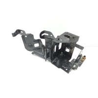 крепление аккумулятора Mercedes-Benz C-Class W204 2010-2014 A2045400440