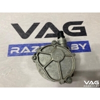 Насос вакуумный Volkswagen Touareg 2 2015 03H145100C