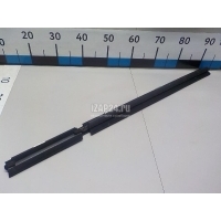 Накладка стекла заднего левого Toyota Land Cruiser (200) 2008 6817460050