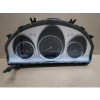 LICZNIK MERCEDES C - KLASA W204 EU A2049004100 2.2