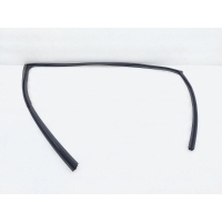 Уплотнитель стекла двери Toyota Camry 70 2018 6814133130