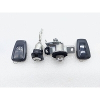 Ключ зажигания Toyota Camry 70 2018 8990433870, 6905233410, 6905533510