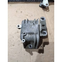 Подушка крепления двигателя Volkswagen Passat B6 2007 1K0199262