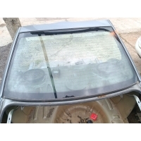 Стекло заднее Peugeot 406 8V 2001