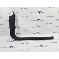 обшивка стойки правая нижняя Tesla Model Y 2022 1494620-00