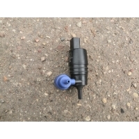 Насос (моторчик) омывателя стекла Volkswagen Touareg 2 2013 95562817201