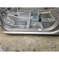 Порог левый toyota yaris iii 3d