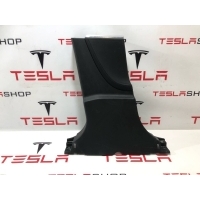 Обшивка стойки Tesla Model S 2016 1020769-00-D,1058401-14-A